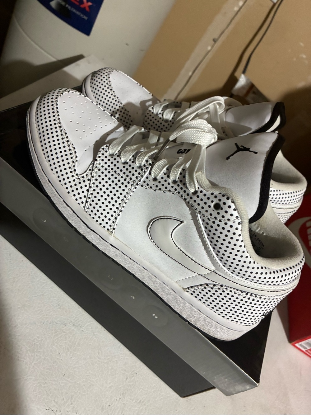 Nike Air Jordan 1 phat low white black polka dot 2009 338145-102 Men’s size 8.5
